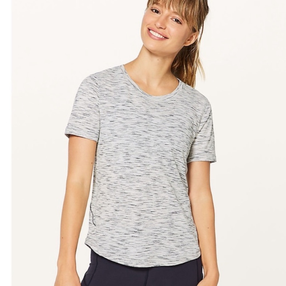 Lululemon long distance short sleeve top